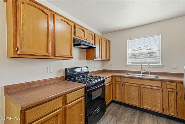 Building Photo - 7261 Sachet Cliff Dr