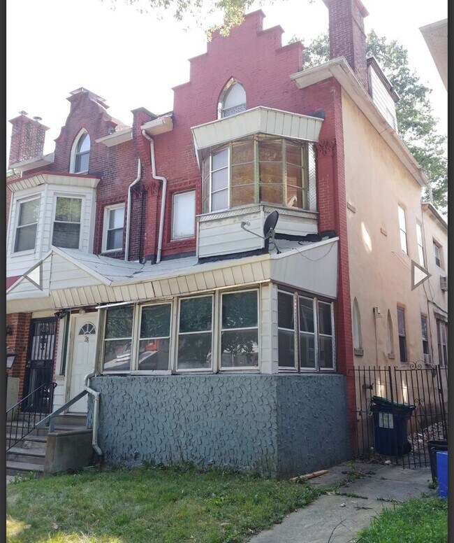 Building Photo - 28 N 50th St