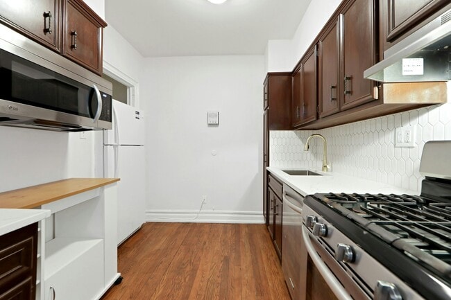 Building Photo - 100 E Palisade Ave