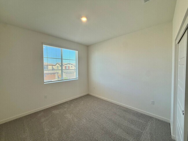 Building Photo - 211 Dogwood Ct