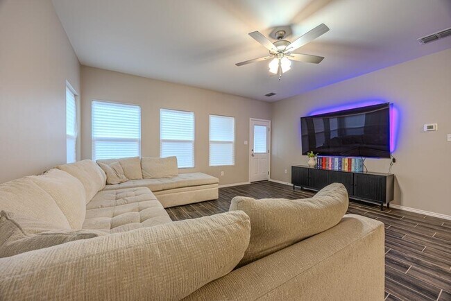 Building Photo - 8702 Shiloh Rock Dr