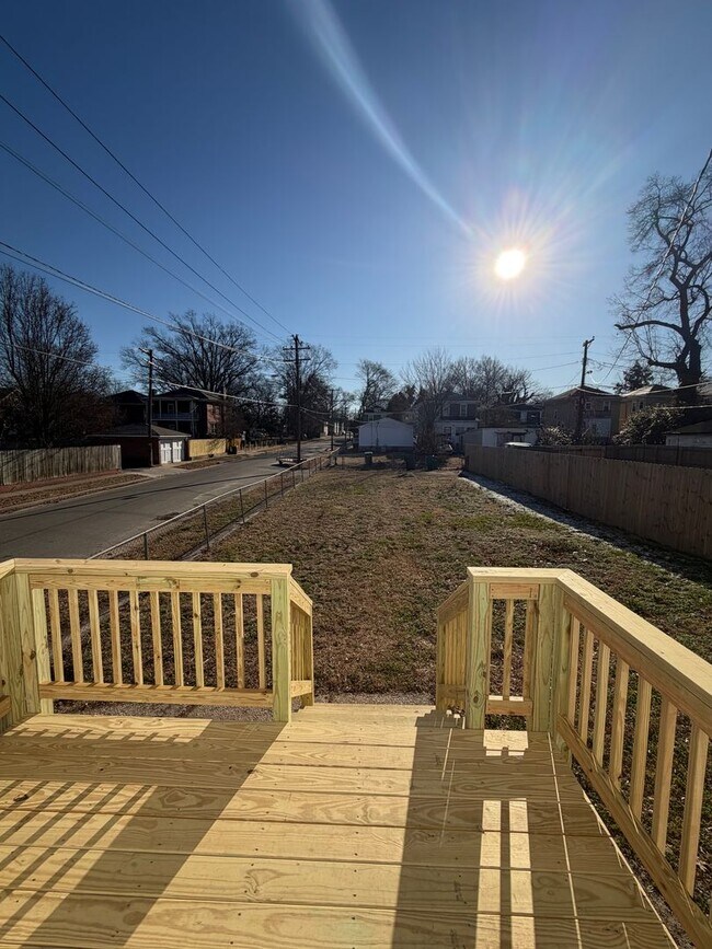 Building Photo - Beautifully Renovated 4bdrm/1.5bth Home Located in Richmond's Northside!!