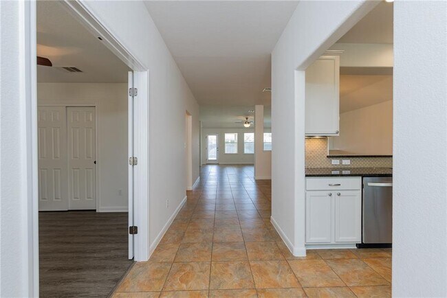 Building Photo - 30118 Diamond Dove Trail