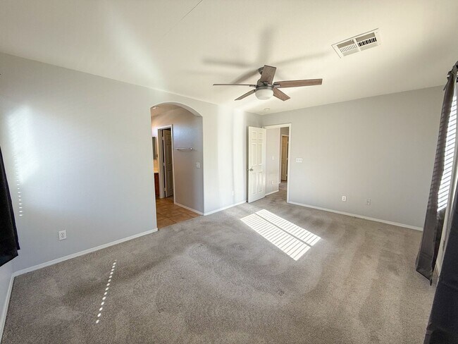 Building Photo - Charming 3/BD 2.5/ BA Home in Centennial with Spacious Backyard