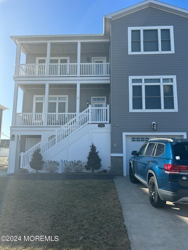 Building Photo - 128 Virginia Ave