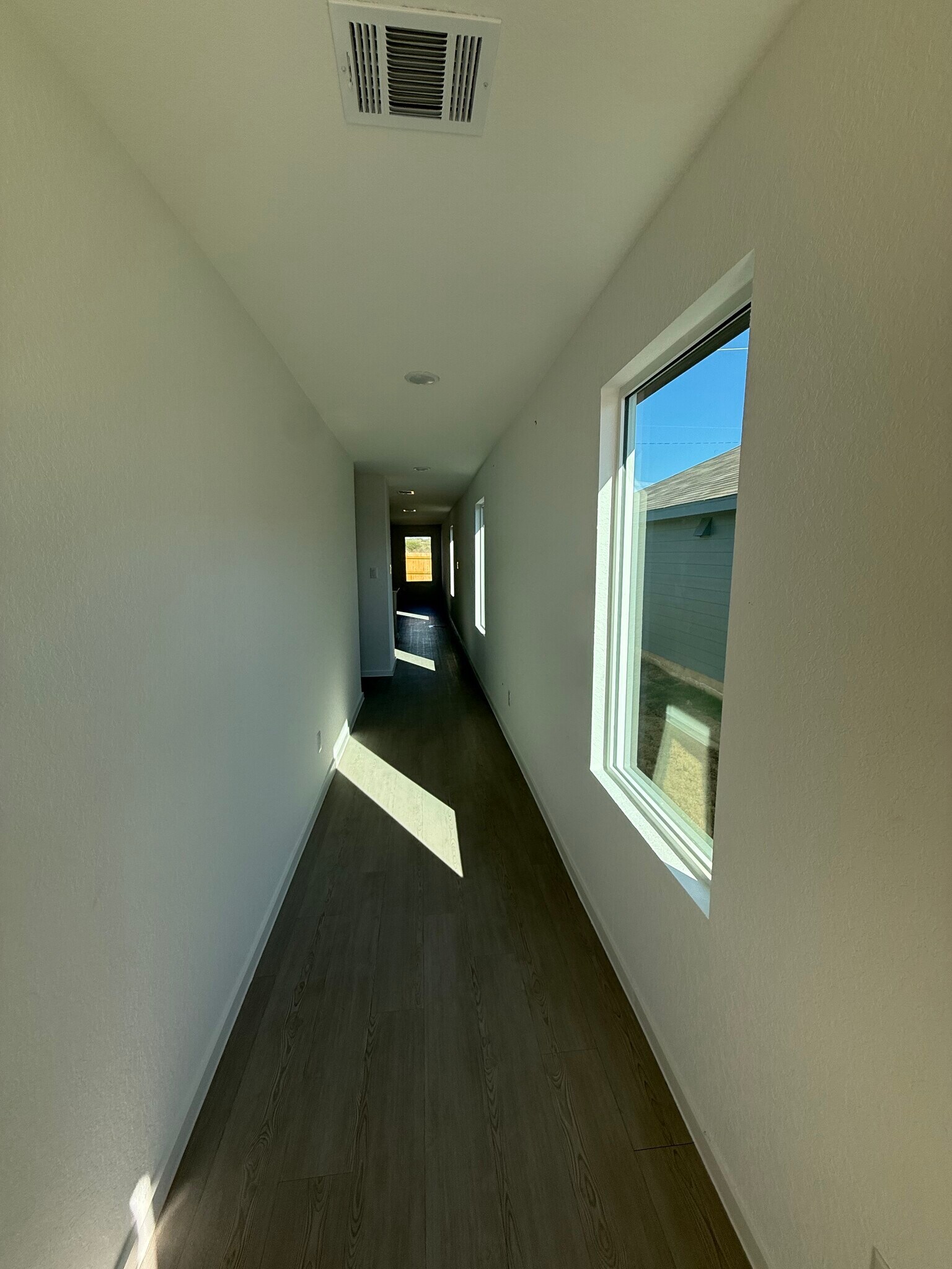 Building Photo - 5720 Mangas Cir