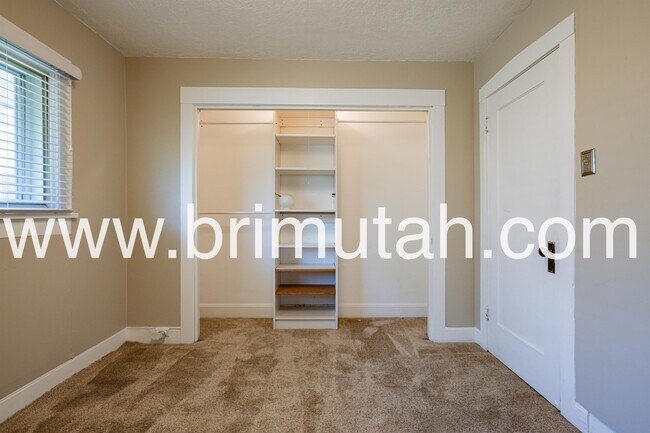 Building Photo - 628 Browning Ave S