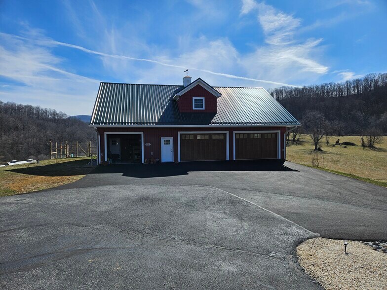 Front Elevation - 1008 Johnston Rd