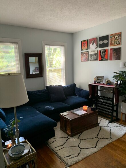 Building Photo - 28 Soden St