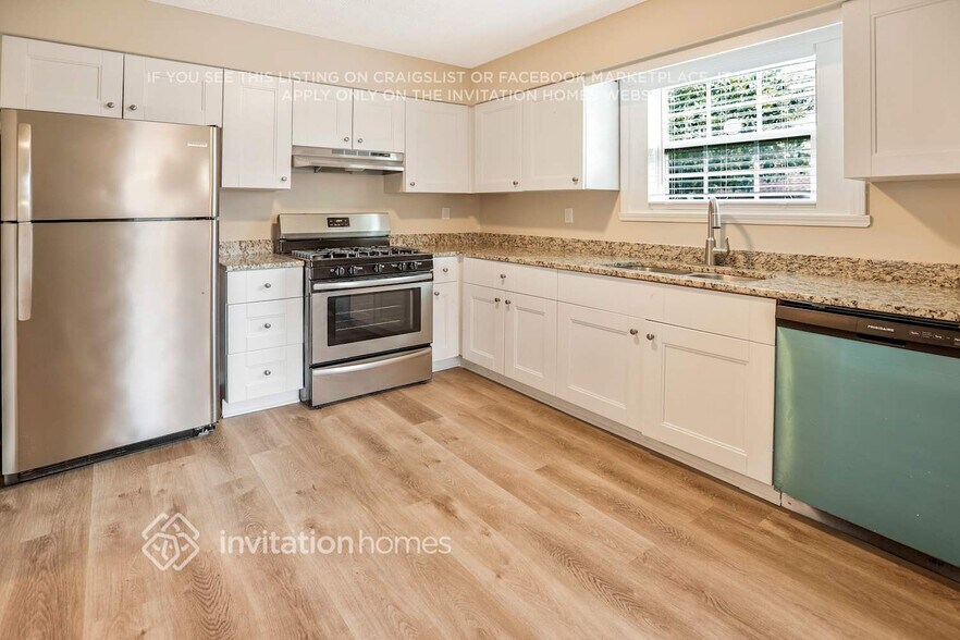 Building Photo - 888 Tall Deer Dr