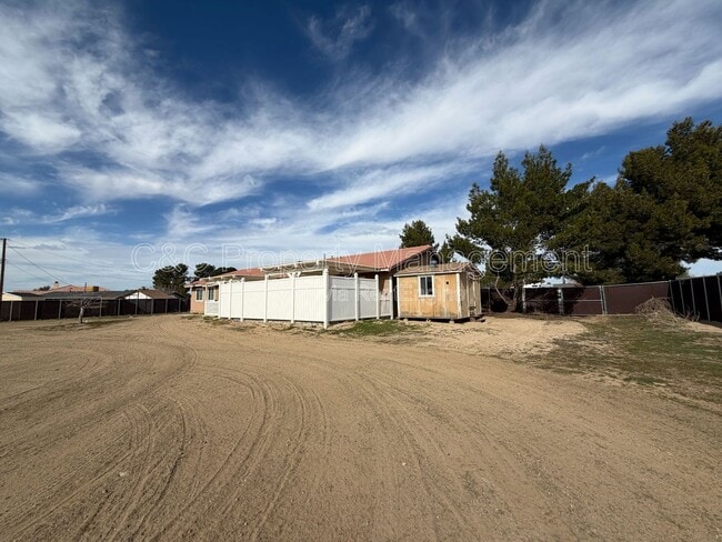 Building Photo - 15006 Tuscola Rd