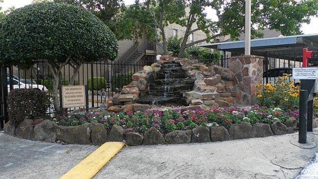 Building Photo - 10555 Turtlewood Ct