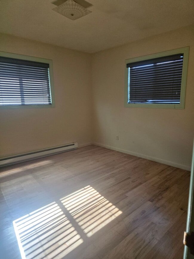 Building Photo - 3 bedroom 1 bath