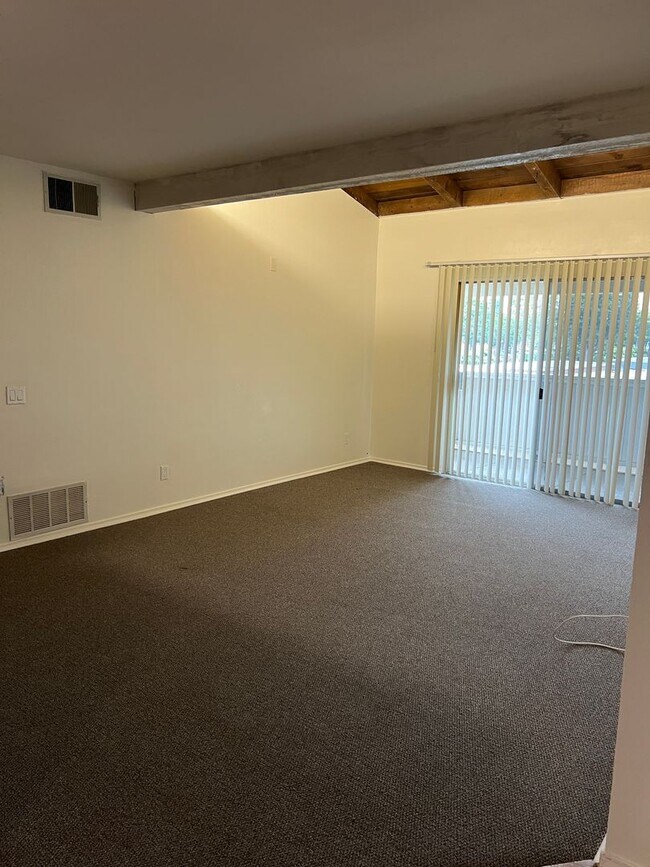 Building Photo - 1300 Saratoga Ave