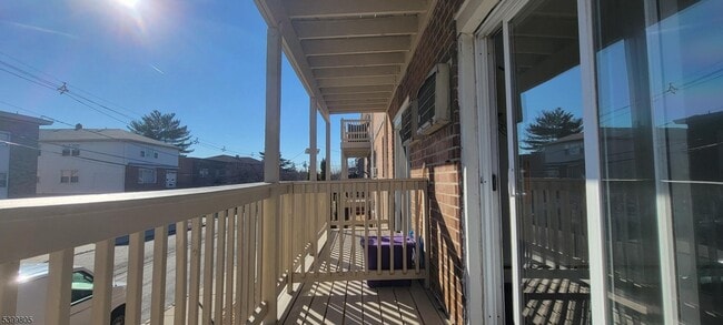 Building Photo - 17 Cuozzo St