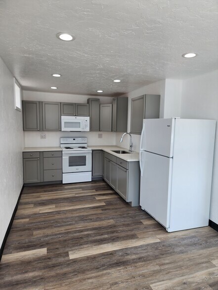 Primary Photo - 21 S 4th St