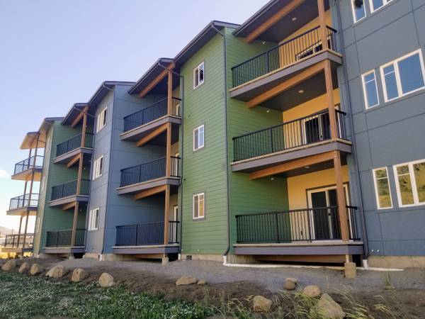 River View Decks - Entiaqua Apartments