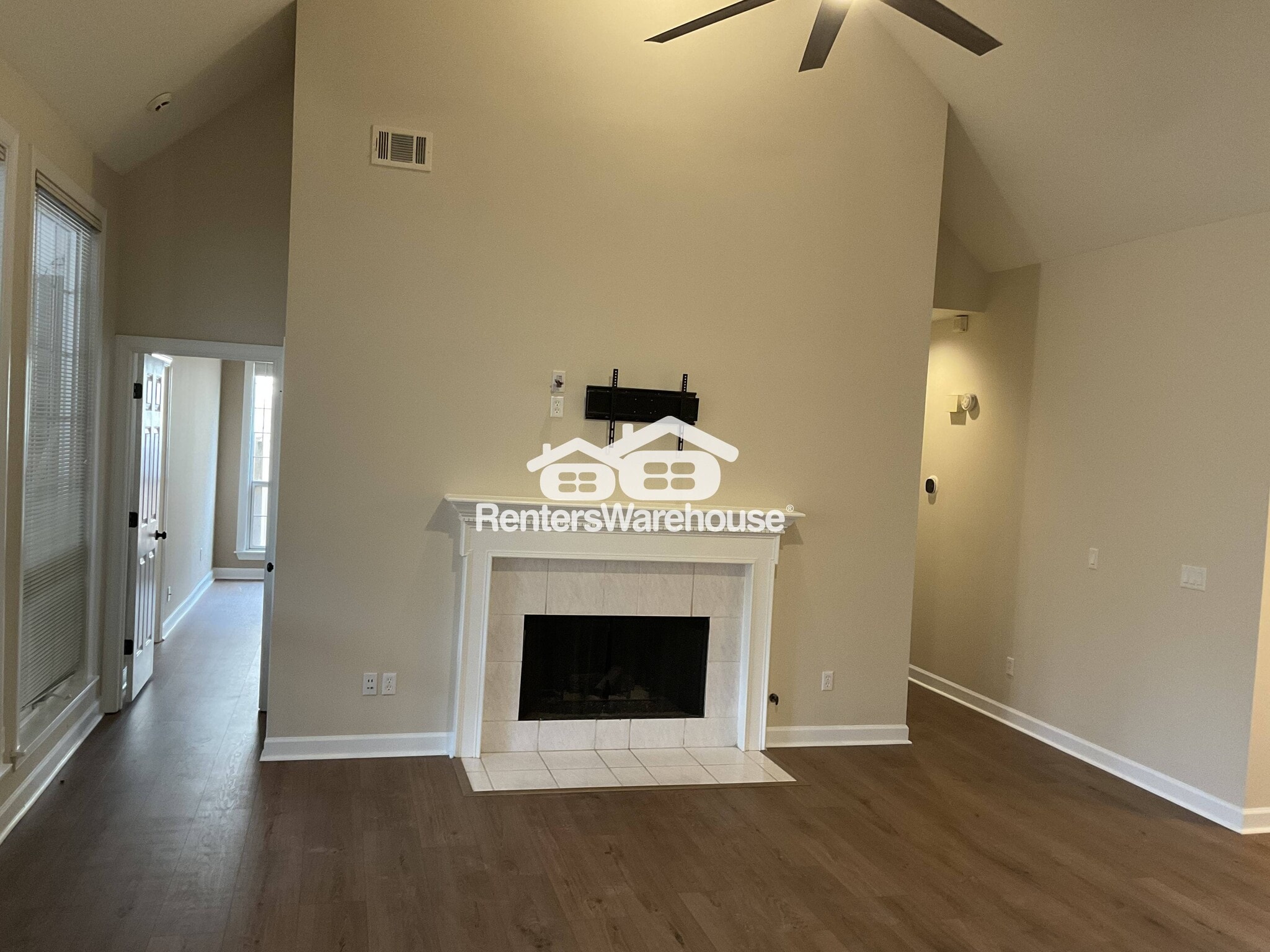 Building Photo - 215 Blue Spruce Cir