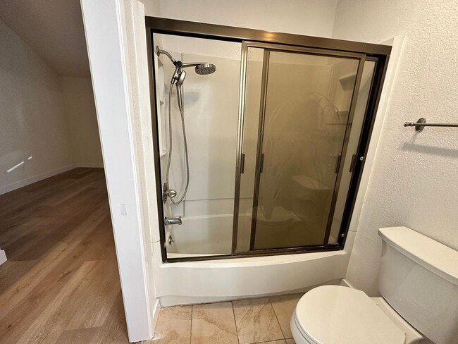 Building Photo - Cozy Beautiful Townhouse for Rent
