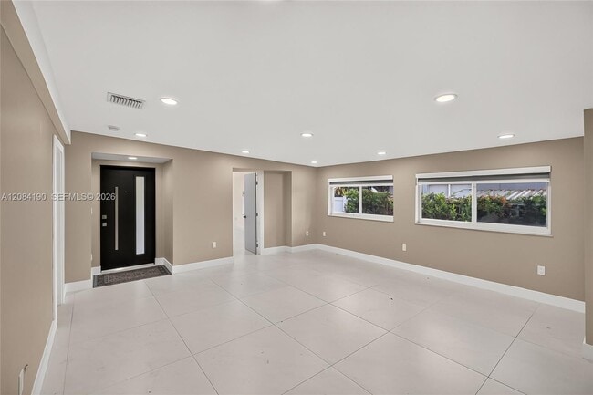 Building Photo - 533 Mokena Dr
