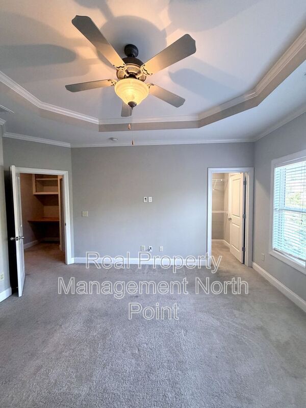 Building Photo - 3026 Eltham Pl
