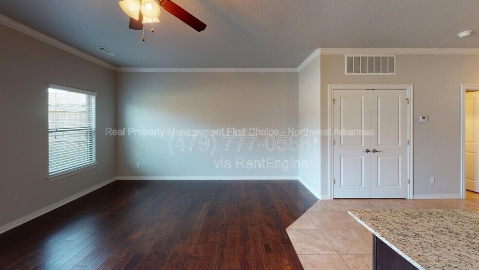 Building Photo - 2702 W Kilimanjaro Way