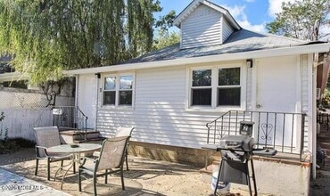 Building Photo - 103 Seabreeze Way