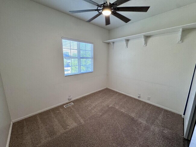 Building Photo - 11260 Jersey Way