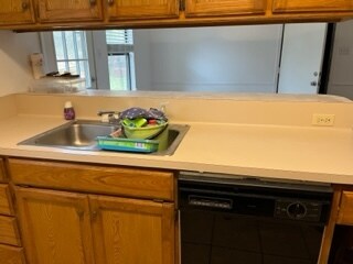 Kitchen - 1111 Donna dr