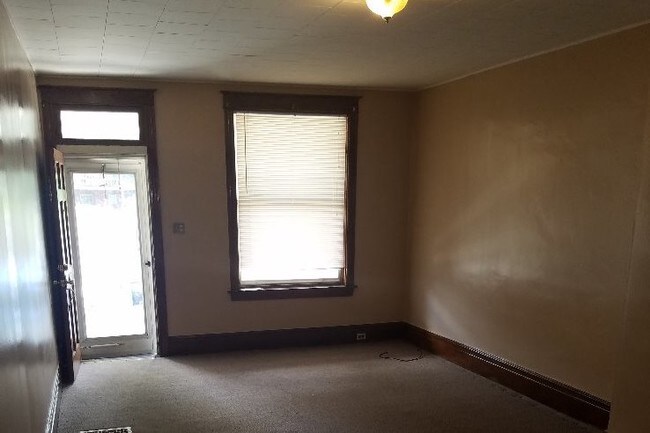 living room - 1837 Zarker St