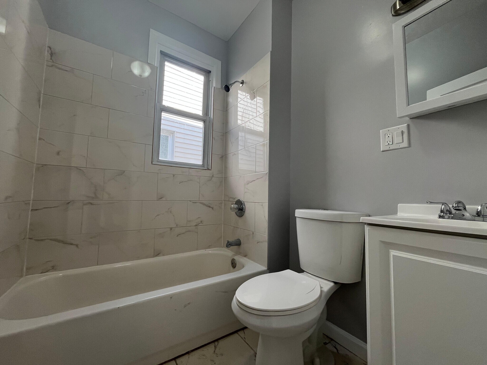 Building Photo - 154 Terhune Ave