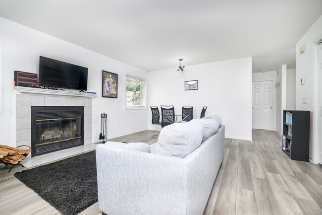 Building Photo - 39 Glenrock