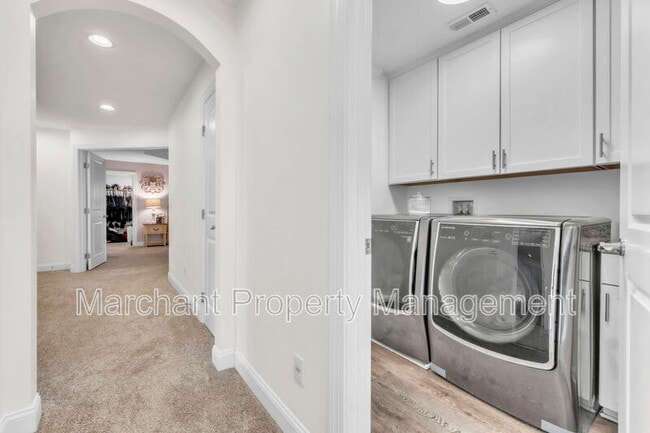 Building Photo - 4 Woodland Chase Ct