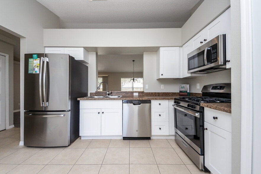 Building Photo - 11530 Foxglove Dr