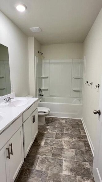 Building Photo - 3305 Serenity Dr NE