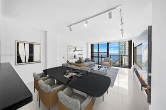 Building Photo - 600 NE 36th St