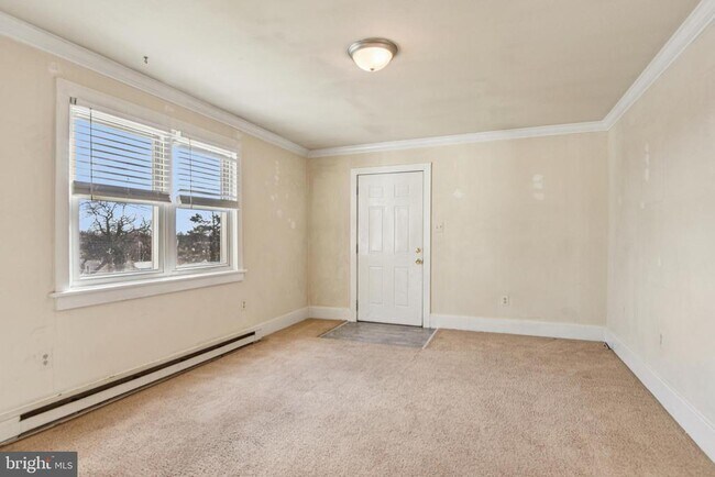 Building Photo - 209 Locust St