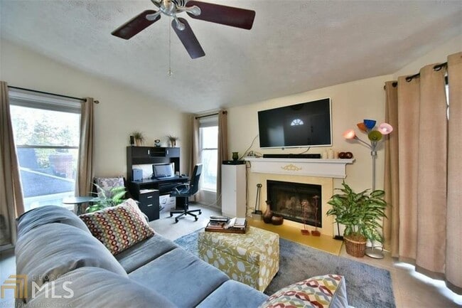 Building Photo - 1282 Keys Lake Dr NE