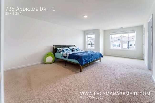 Building Photo - 725 Andrade Dr