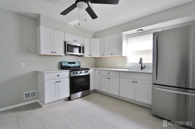 Primary Photo - 516-520-520 Hamilton Blvd