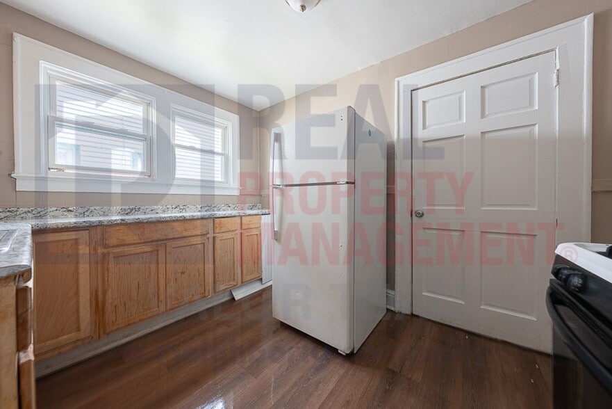 Building Photo - 15714 Huntmere Ave