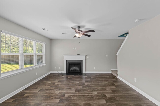 Building Photo - 3 Bed | 2.5 Bath | ~1,536 Sq Ft | Available for Rent