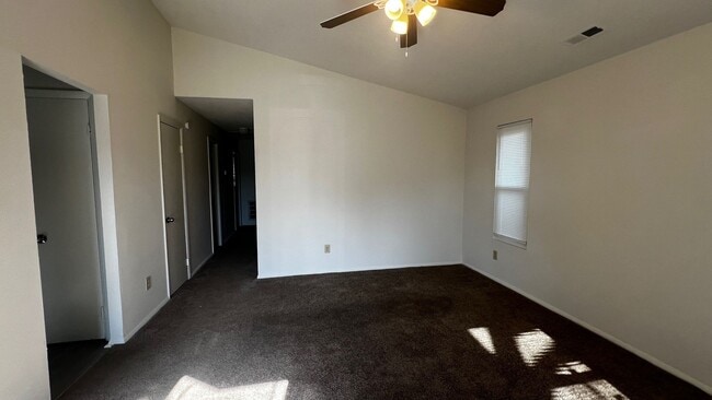 Building Photo - Peachtree