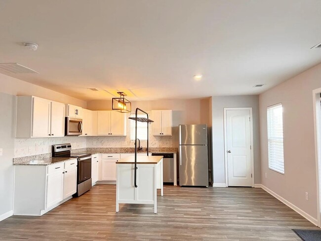Building Photo - 103 Brinkleys Ln