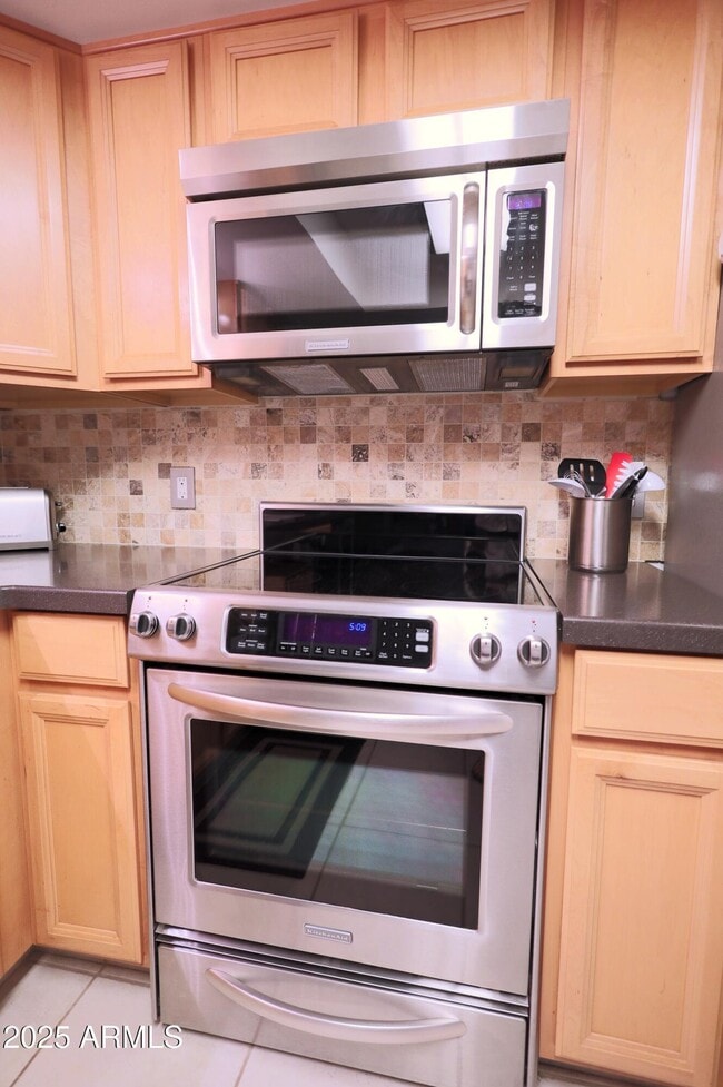 Building Photo - 7820 E Camelback Rd