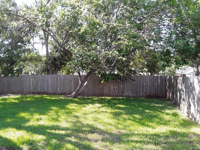 Building Photo - 3119 E Heatherock Cir