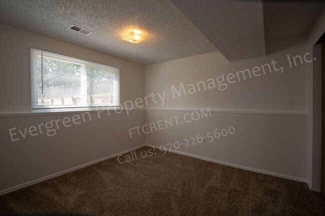 Building Photo - 3 Bedroom, 2 Bath Home in Fort Collins!