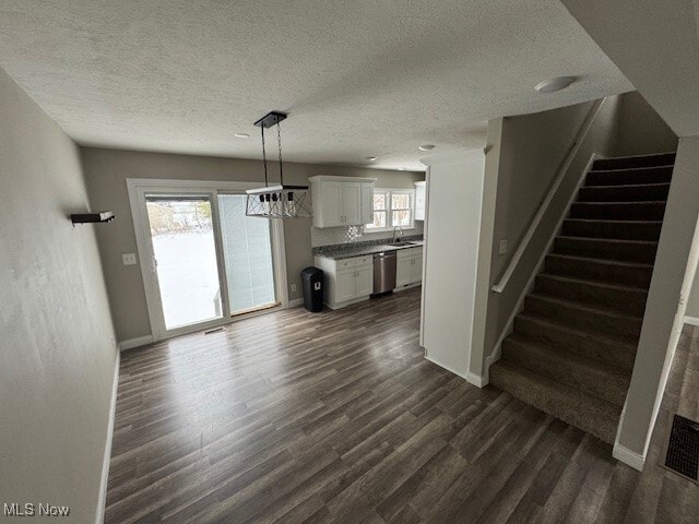 Building Photo - 7500 Lakeshore Blvd