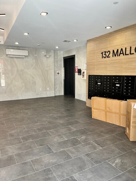 132 Mallory Ave 401 - 138 Mallory Ave