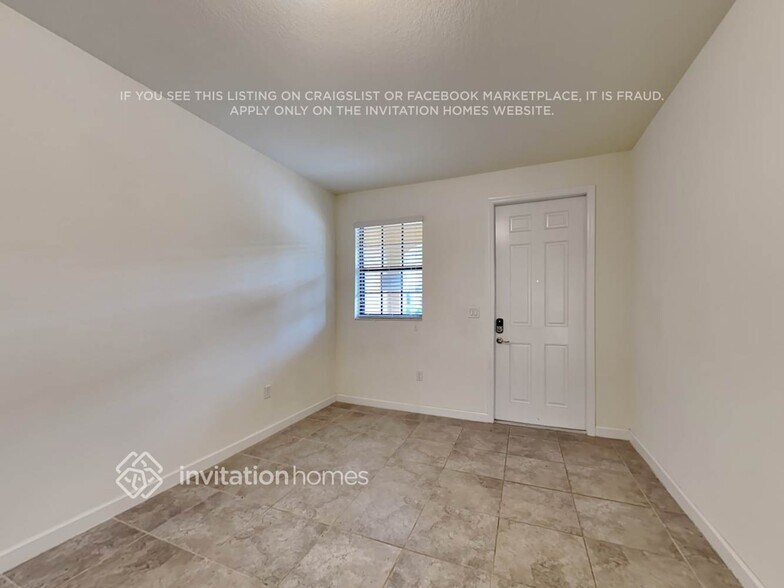 Building Photo - 3353 SE 2nd Ct